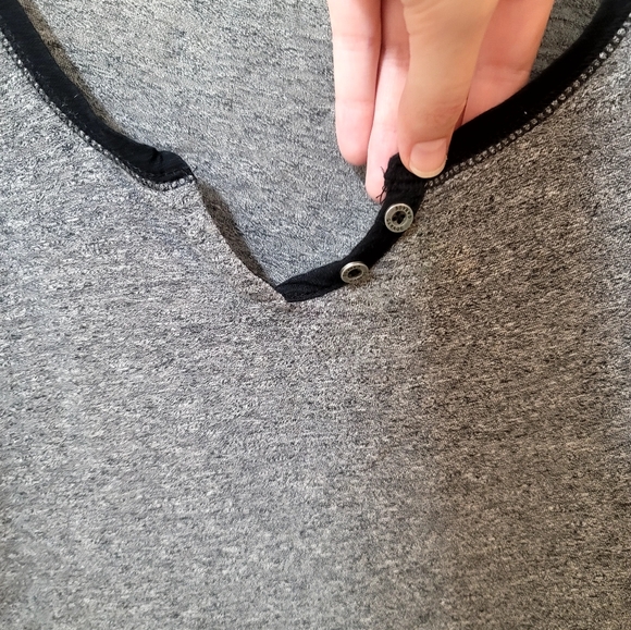 Cute Raglan Button Top - Picture 3 of 9